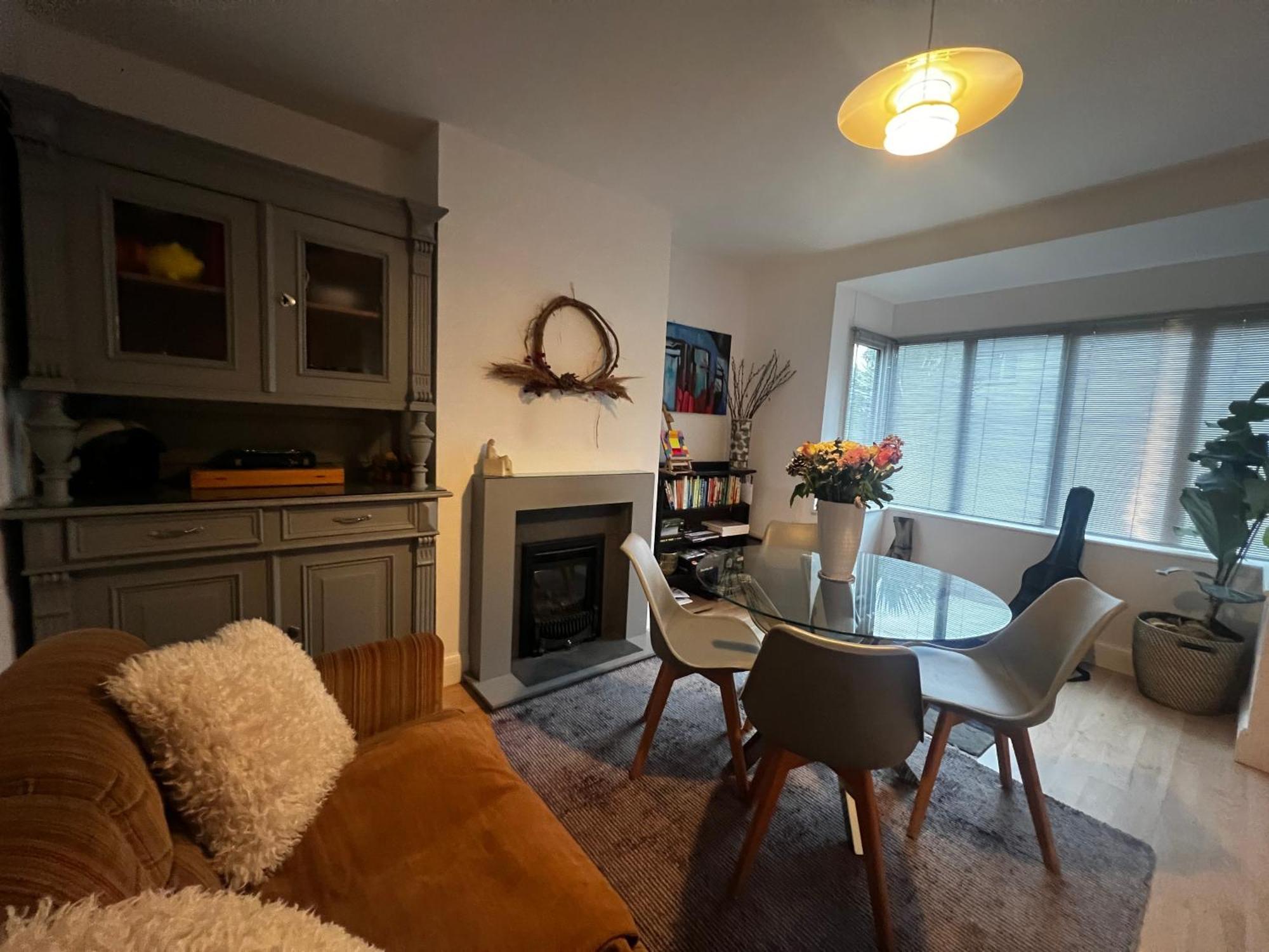 Warm And Cosy City Centre Home Near Train Station ชิชิสเตอร์ ภายนอก รูปภาพ